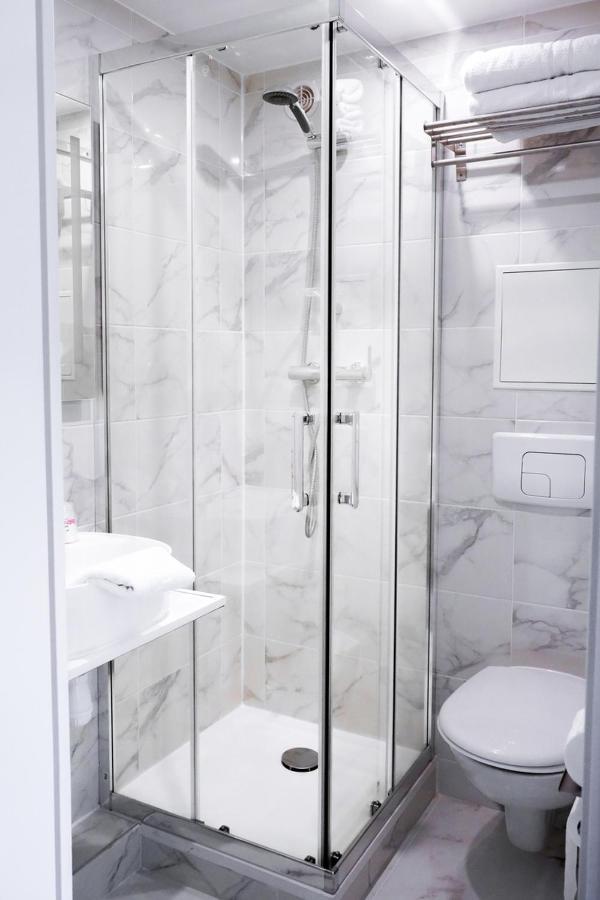 Brit Hotel Essentiel Reims Taissy ภายนอก รูปภาพ